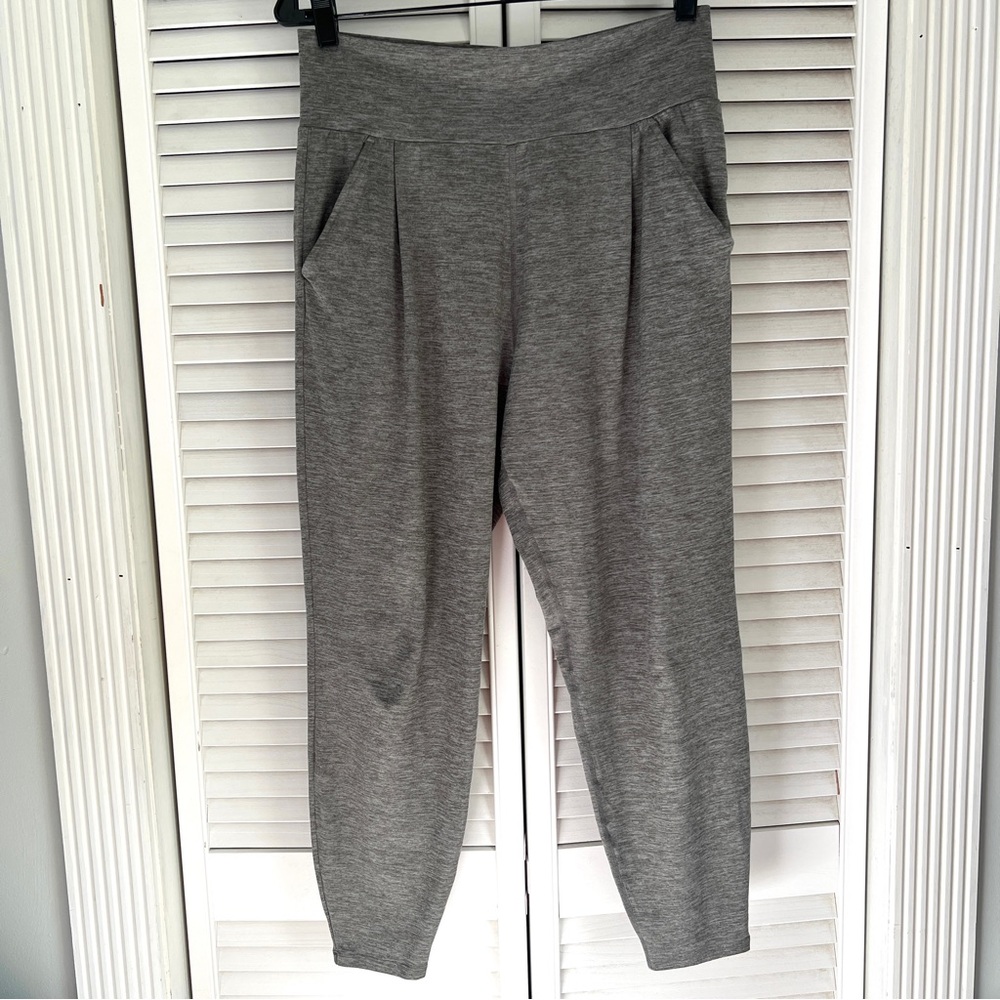 M 🩶 Vuori Lux At Ease Harem Jogger Pant Heather Gray - Picture 2 of 9